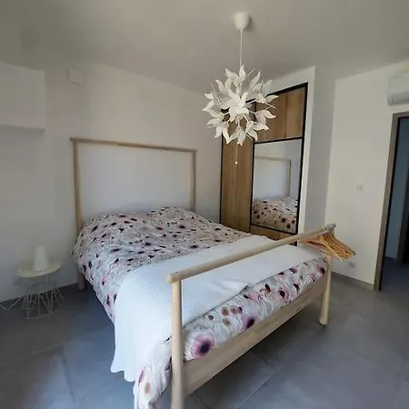 Bella Garancia Grand T3 Neuf Avec Piscine A Porticcio *